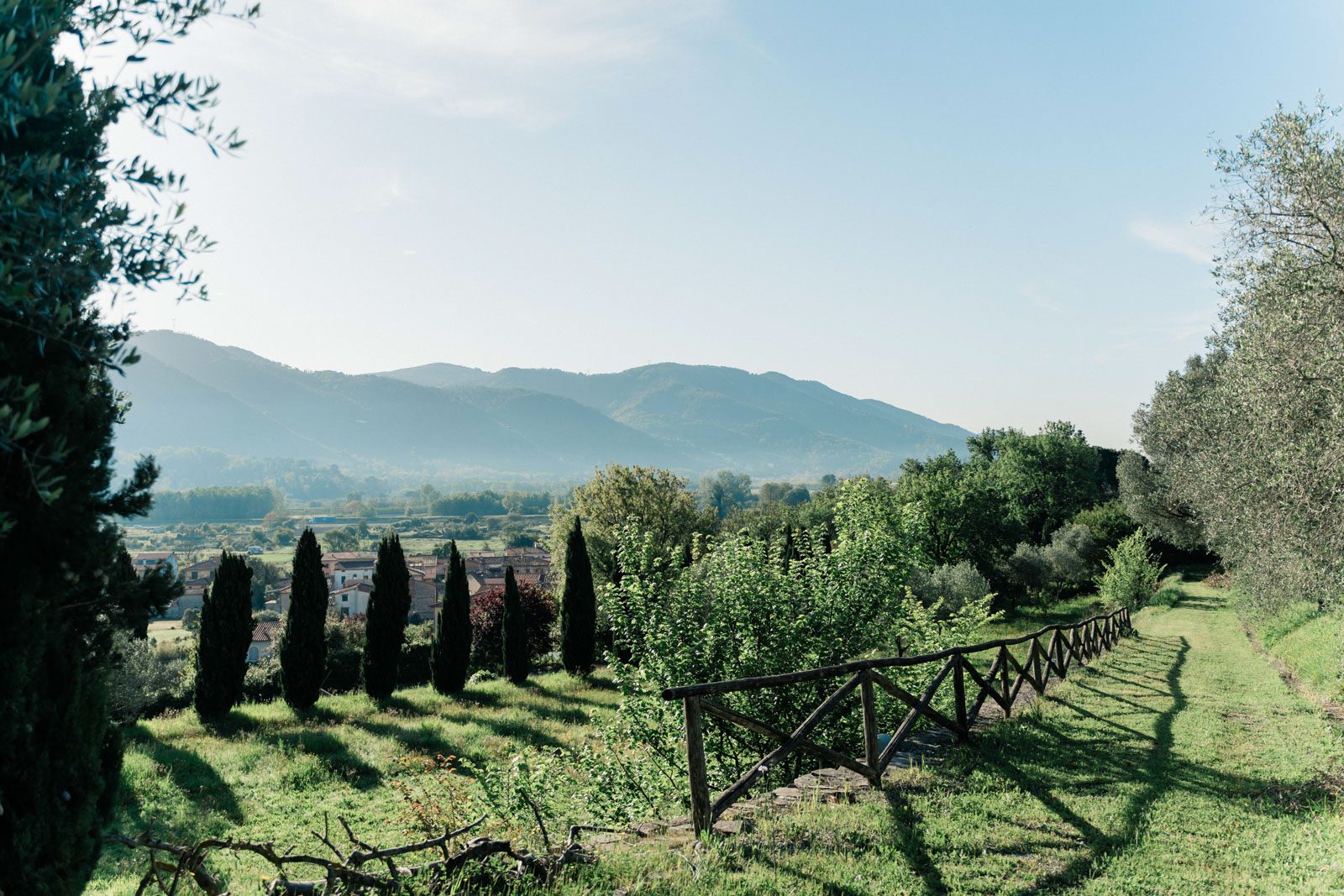 The Ultimate Guide to the Tuscan Hills: Luxury Villas, History, and Enchanting Experiences